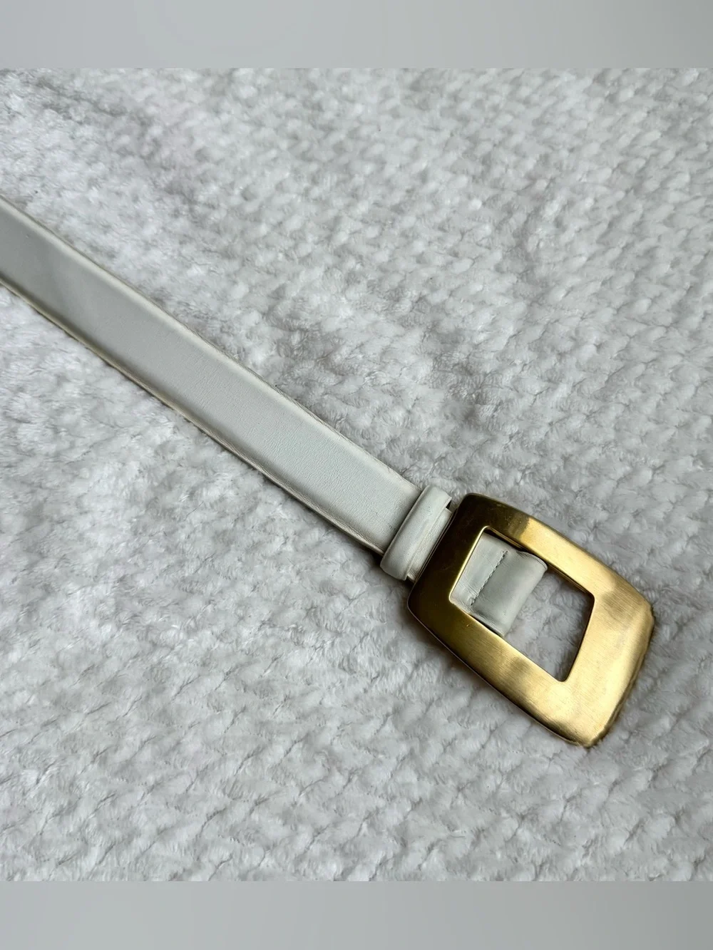 Classic White Leather Belt with Brushed Gold Buckle